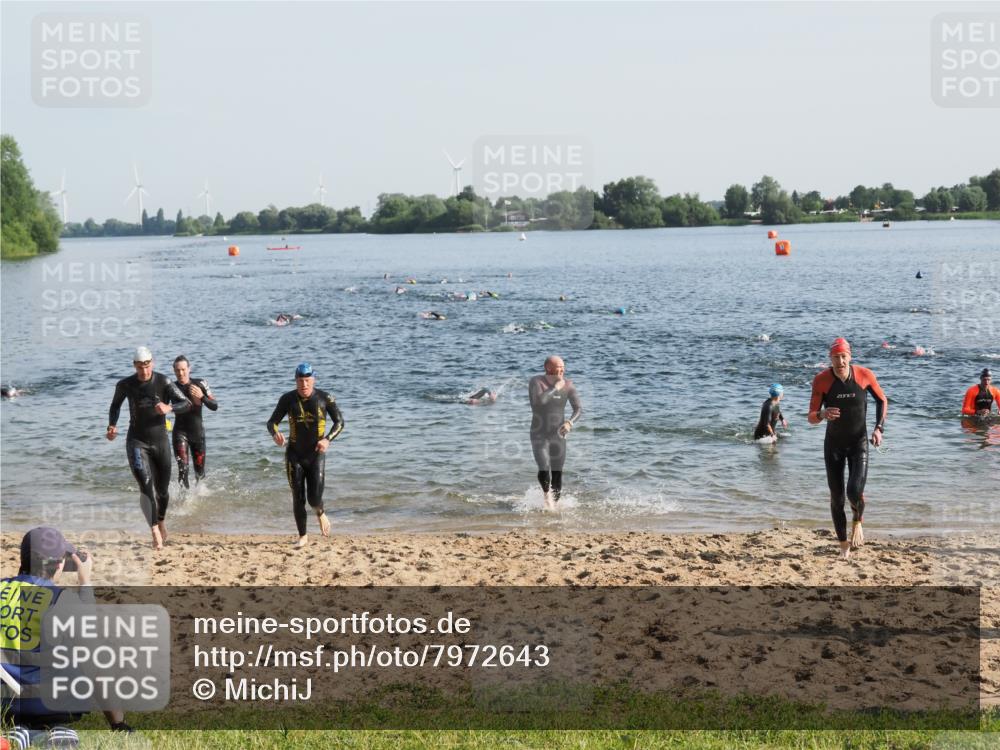21.06.2025 - 27. Vierlanden-Triathlon MichiJ http://msf.ph/oto/7972643 15.06.2026 08:34:54 Schwimmen 43, 80, 124, 149, 159, 186 meine-sportfotos.de