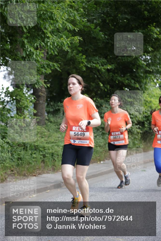 15.06.2025 - REWE Women's Run Jannik Wohlers http://msf.ph/oto/7972644 15.06.2025 10:07:16 Laufen 5649, 5672 meine-sportfotos.de