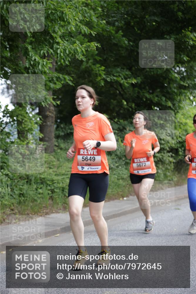15.06.2025 - REWE Women's Run Jannik Wohlers http://msf.ph/oto/7972645 15.06.2025 10:07:16 Laufen 5649, 5672 meine-sportfotos.de