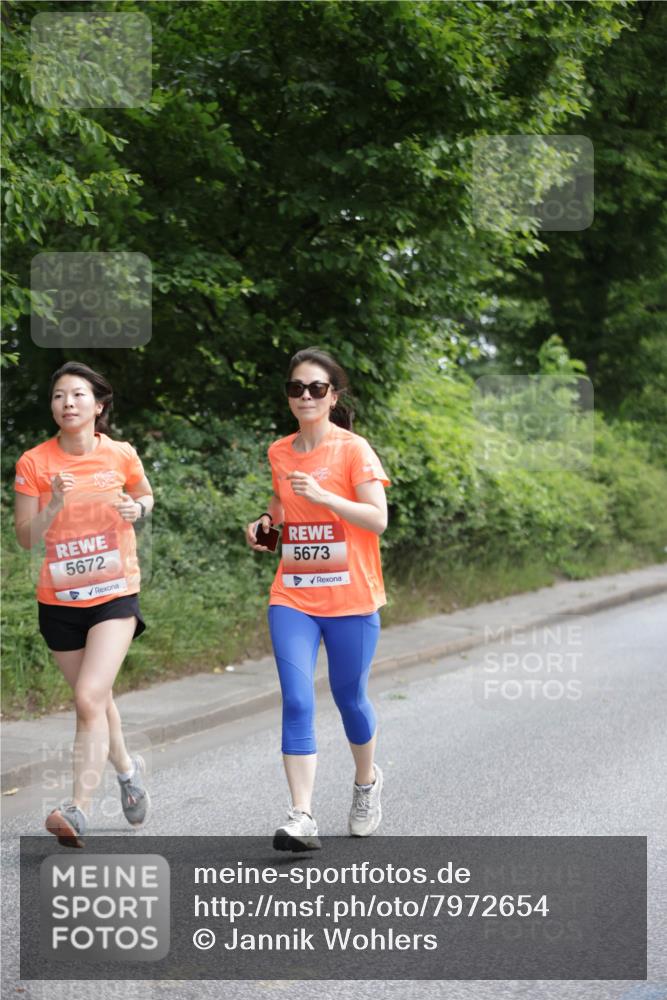 15.06.2025 - REWE Women's Run Jannik Wohlers http://msf.ph/oto/7972654 15.06.2025 10:07:16 Laufen 5672, 5673 meine-sportfotos.de