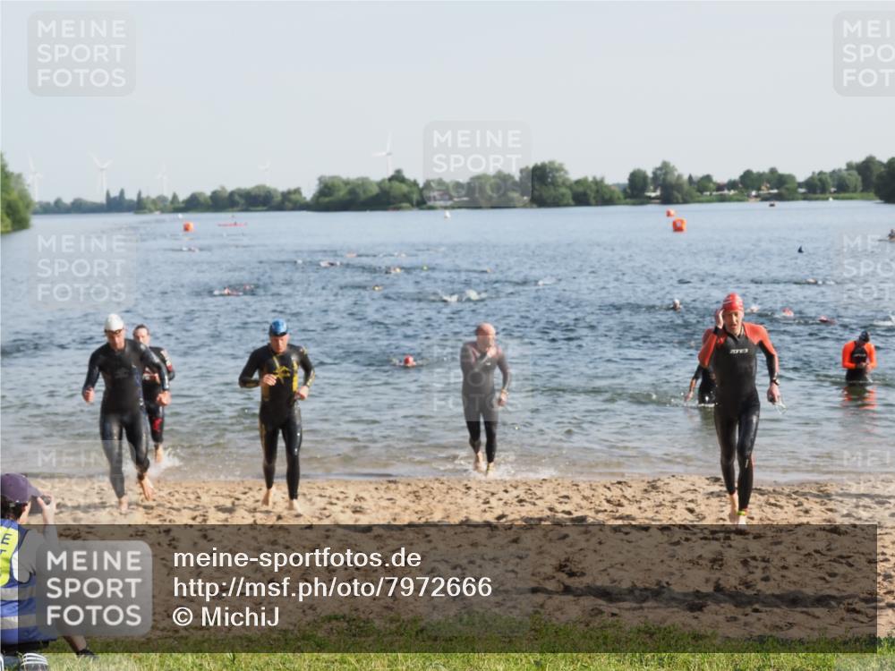 21.06.2025 - 27. Vierlanden-Triathlon MichiJ http://msf.ph/oto/7972666 15.06.2026 08:34:55 Schwimmen 43, 80, 124, 149, 159, 186 meine-sportfotos.de