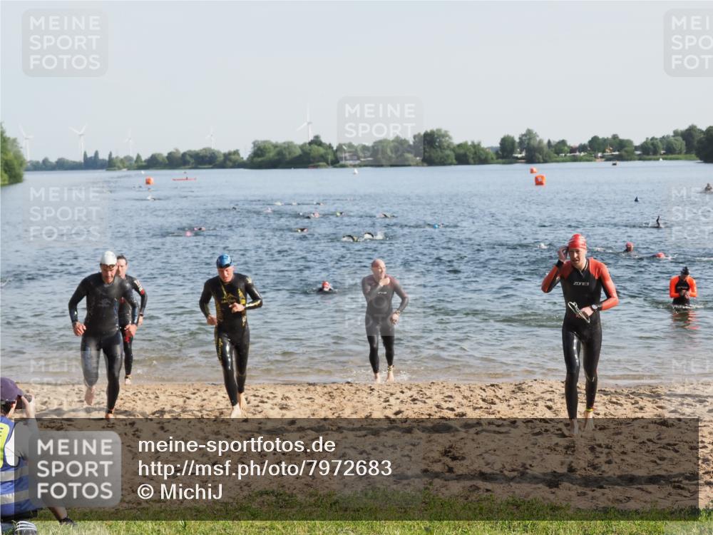 21.06.2025 - 27. Vierlanden-Triathlon MichiJ http://msf.ph/oto/7972683 15.06.2026 08:34:55 Schwimmen 43, 80, 124, 149, 159, 186 meine-sportfotos.de