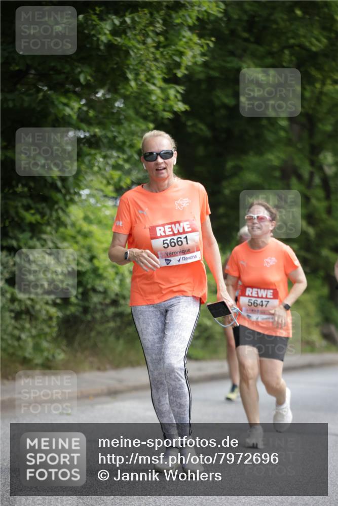 15.06.2025 - REWE Women's Run Jannik Wohlers http://msf.ph/oto/7972696 15.06.2025 10:07:21 Laufen 5661, 5647 meine-sportfotos.de