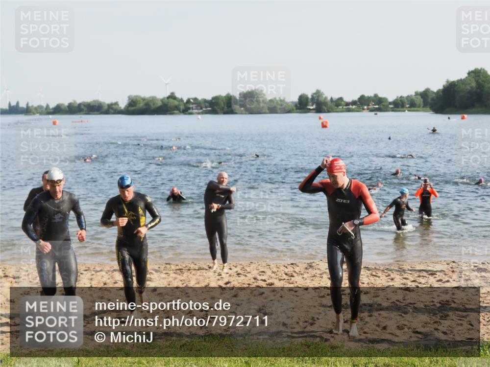 21.06.2025 - 27. Vierlanden-Triathlon MichiJ http://msf.ph/oto/7972711 15.06.2026 08:34:56 Schwimmen 43, 80, 124, 149, 159, 186 meine-sportfotos.de