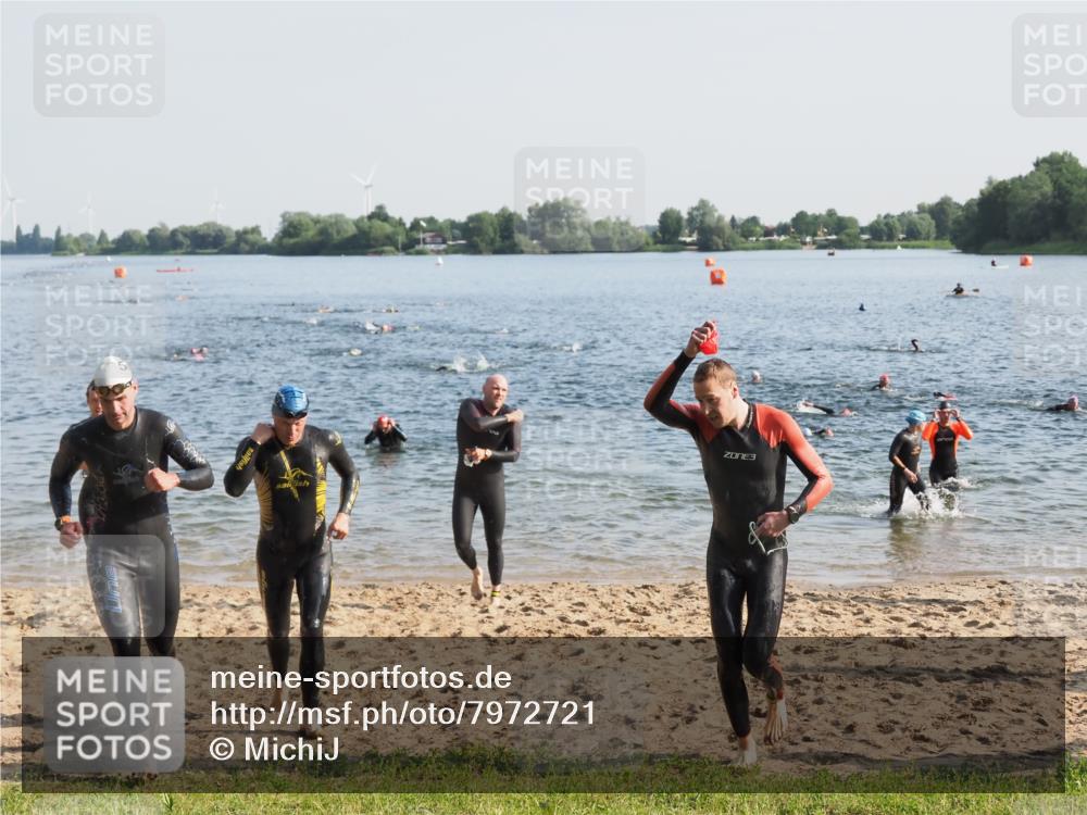 21.06.2025 - 27. Vierlanden-Triathlon MichiJ http://msf.ph/oto/7972721 15.06.2026 08:34:57 Schwimmen 12, 43, 80, 124, 149, 159, 186 meine-sportfotos.de