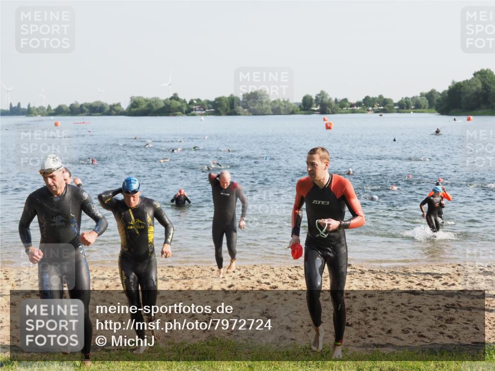 21.06.2025 - 27. Vierlanden-Triathlon MichiJ http://msf.ph/oto/7972724 15.06.2026 08:34:57 Schwimmen 12, 43, 80, 124, 149, 159, 186 meine-sportfotos.de