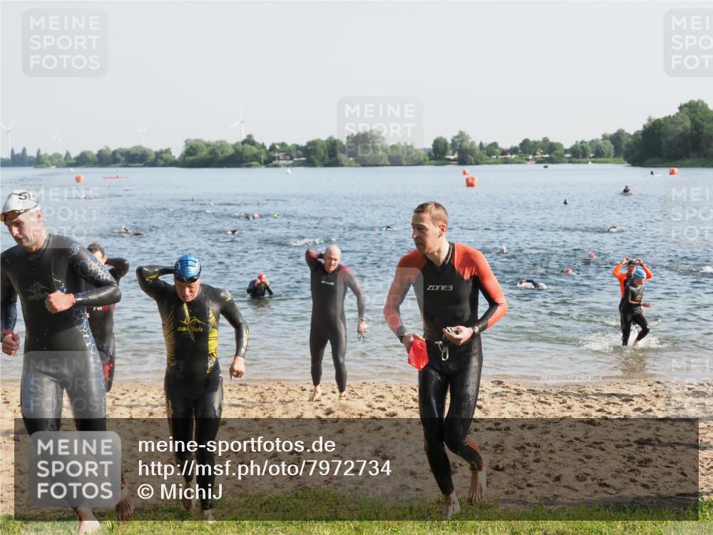21.06.2025 - 27. Vierlanden-Triathlon MichiJ http://msf.ph/oto/7972734 15.06.2026 08:34:57 Schwimmen 12, 43, 80, 124, 149, 159, 186 meine-sportfotos.de
