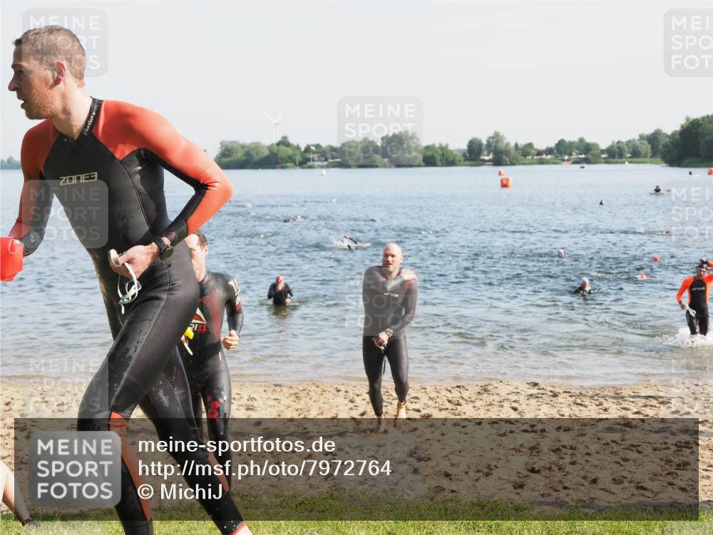 21.06.2025 - 27. Vierlanden-Triathlon MichiJ http://msf.ph/oto/7972764 15.06.2026 08:34:59 Schwimmen 12, 43, 80, 149, 159, 186 meine-sportfotos.de