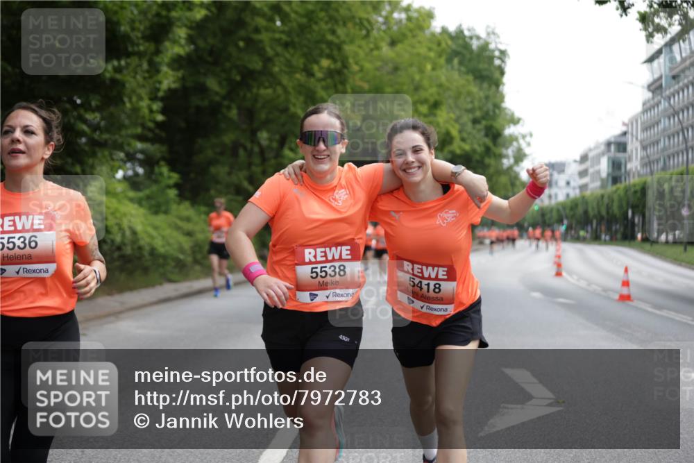 15.06.2025 - REWE Women's Run Jannik Wohlers http://msf.ph/oto/7972783 15.06.2025 10:07:28 Laufen 5536, 5538, 5418, 450 meine-sportfotos.de