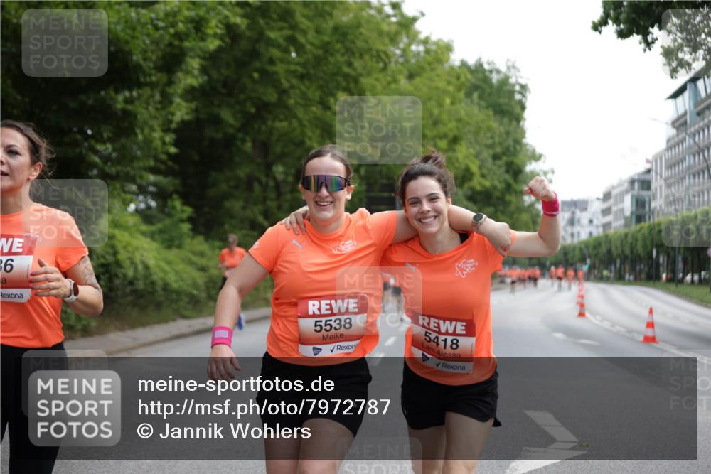 15.06.2025 - REWE Women's Run Jannik Wohlers http://msf.ph/oto/7972787 15.06.2025 10:07:28 Laufen 36, 5538, 5418, 450 meine-sportfotos.de