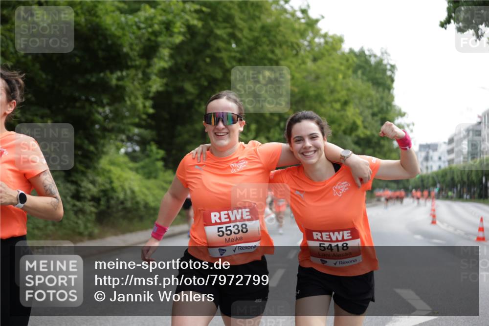 15.06.2025 - REWE Women's Run Jannik Wohlers http://msf.ph/oto/7972799 15.06.2025 10:07:28 Laufen 5538, 5418, 4505 meine-sportfotos.de