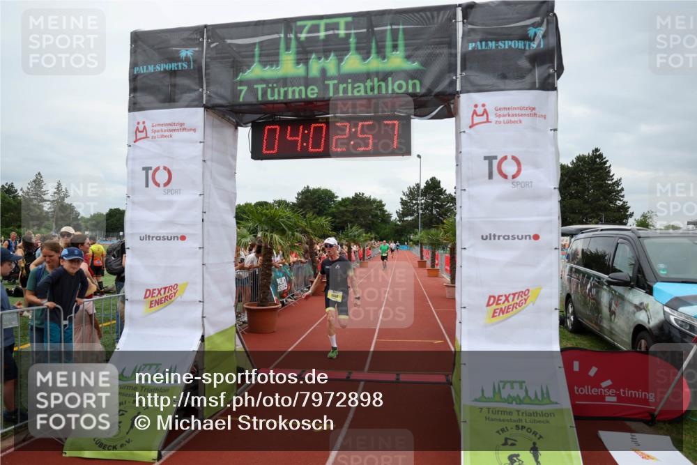 15.06.2025 - 7 Türme Triathlon Michael Strokosch http://msf.ph/oto/7972898 15.06.2025 14:02:57 Ziel 1003 meine-sportfotos.de