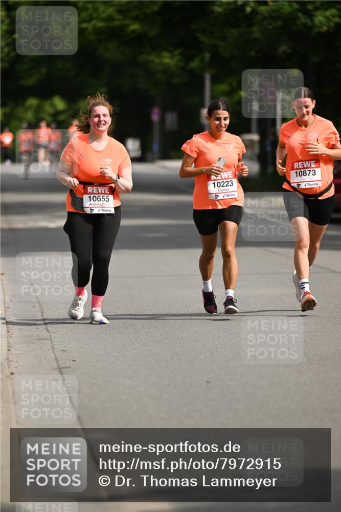15.06.2025 - REWE Women's Run Dr. Thomas Lammeyer http://msf.ph/oto/7972915 15.06.2025 10:02:46 Laufen 10655, 10223, 10873 meine-sportfotos.de