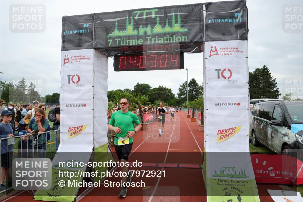 15.06.2025 - 7 Türme Triathlon Michael Strokosch http://msf.ph/oto/7972921 15.06.2025 14:03:04 Ziel 727, 786, 1003 meine-sportfotos.de