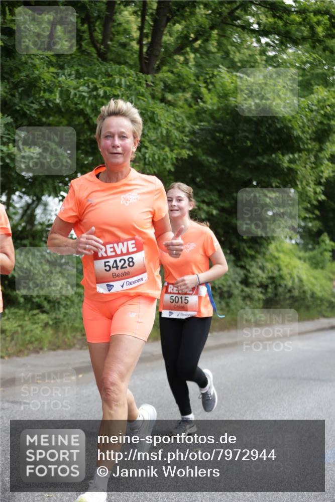 15.06.2025 - REWE Women's Run Jannik Wohlers http://msf.ph/oto/7972944 15.06.2025 10:07:37 Laufen 5428, 5015 meine-sportfotos.de