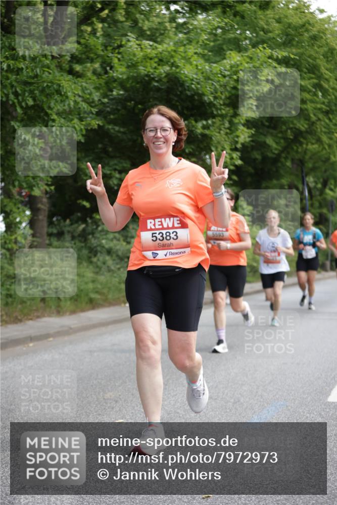 15.06.2025 - REWE Women's Run Jannik Wohlers http://msf.ph/oto/7972973 15.06.2025 10:07:39 Laufen 5383, 5593 meine-sportfotos.de