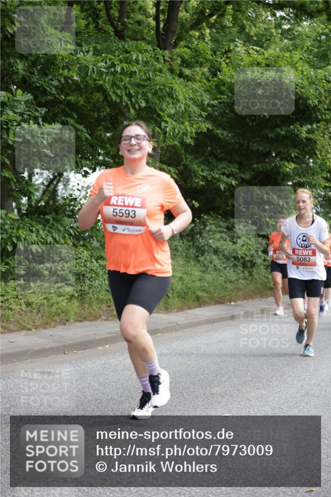 15.06.2025 - REWE Women's Run Jannik Wohlers http://msf.ph/oto/7973009 15.06.2025 10:07:41 Laufen 5593, 5478, 5083 meine-sportfotos.de