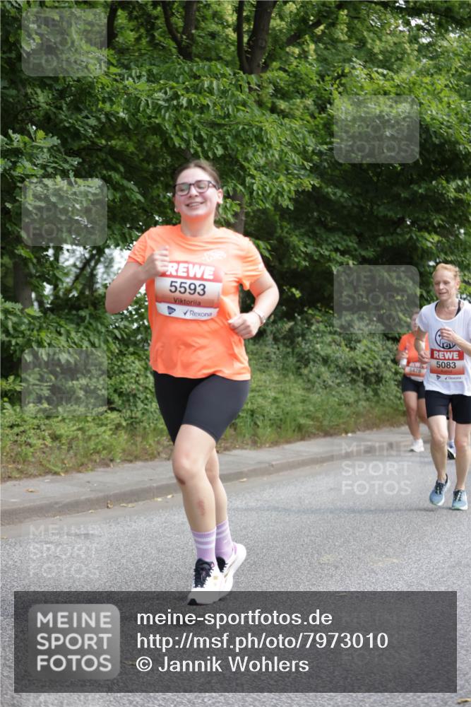 15.06.2025 - REWE Women's Run Jannik Wohlers http://msf.ph/oto/7973010 15.06.2025 10:07:41 Laufen 5593, 5478, 5083 meine-sportfotos.de