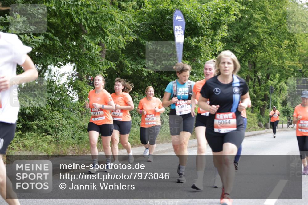 15.06.2025 - REWE Women's Run Jannik Wohlers http://msf.ph/oto/7973046 15.06.2025 10:07:43 Laufen 5617, 5478, 5199, 10875, 5064, 5503 meine-sportfotos.de