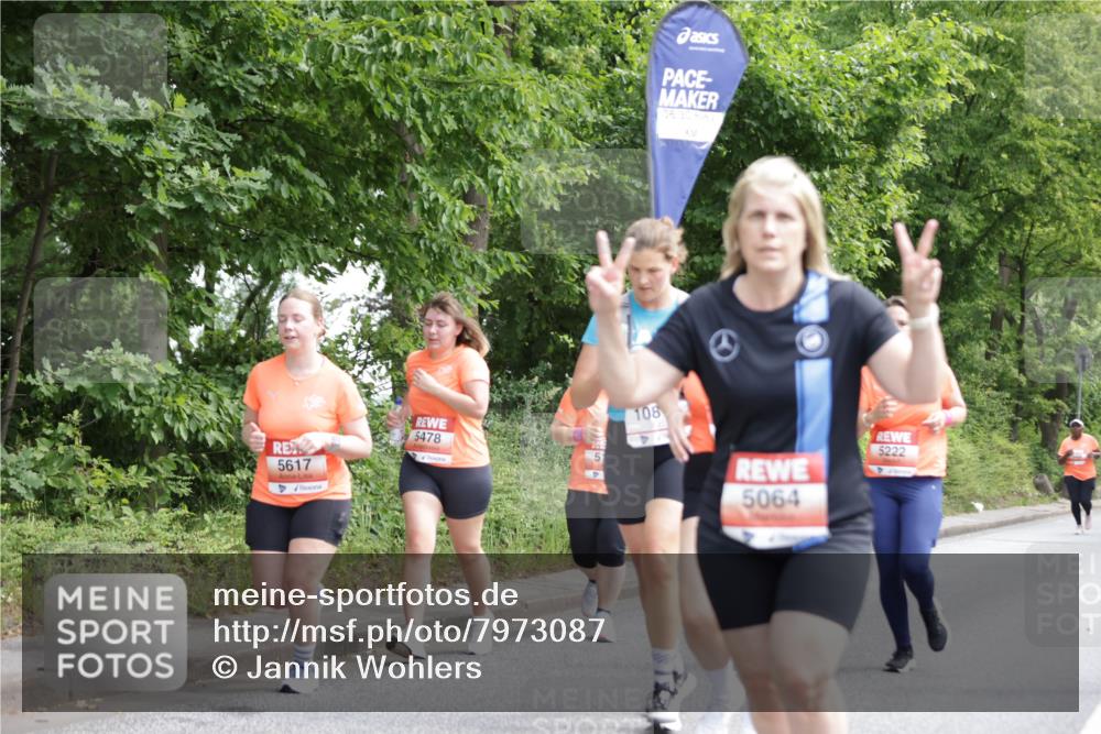 15.06.2025 - REWE Women's Run Jannik Wohlers http://msf.ph/oto/7973087 15.06.2025 10:07:43 Laufen 5617, 108, 5478, 06, 30, 5222, 5064 meine-sportfotos.de