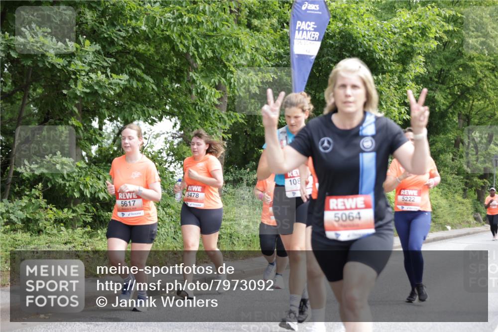 15.06.2025 - REWE Women's Run Jannik Wohlers http://msf.ph/oto/7973092 15.06.2025 10:07:43 Laufen 5617, 06, 30, 108, 5478, 5064, 5222 meine-sportfotos.de