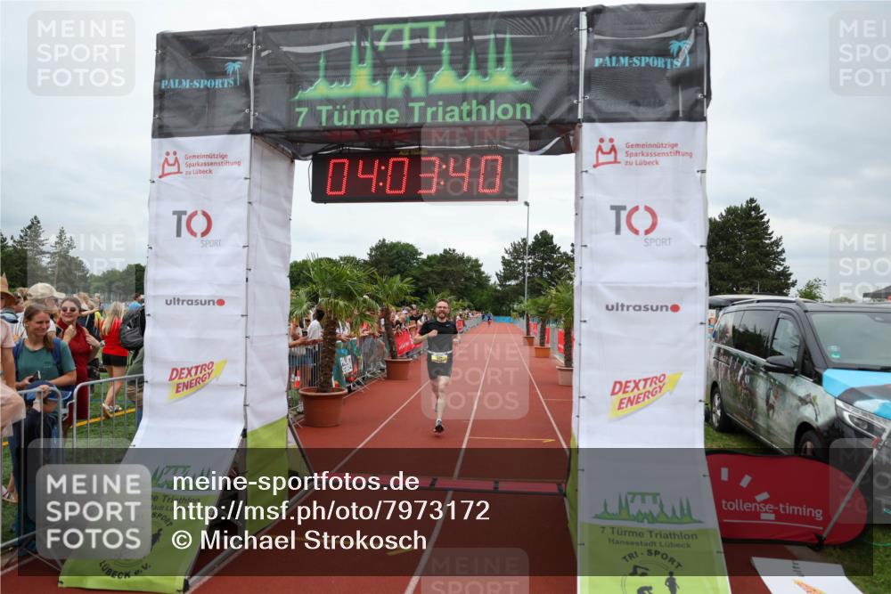 15.06.2025 - 7 Türme Triathlon Michael Strokosch http://msf.ph/oto/7973172 15.06.2025 14:03:40 Ziel 947 meine-sportfotos.de