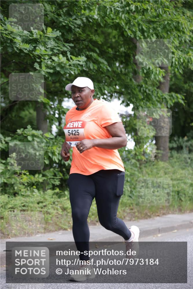 15.06.2025 - REWE Women's Run Jannik Wohlers http://msf.ph/oto/7973184 15.06.2025 10:07:53 Laufen 5425 meine-sportfotos.de