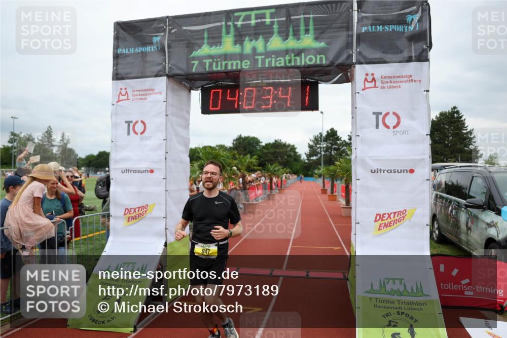15.06.2025 - 7 Türme Triathlon Michael Strokosch http://msf.ph/oto/7973189 15.06.2025 14:03:41 Ziel 947 meine-sportfotos.de