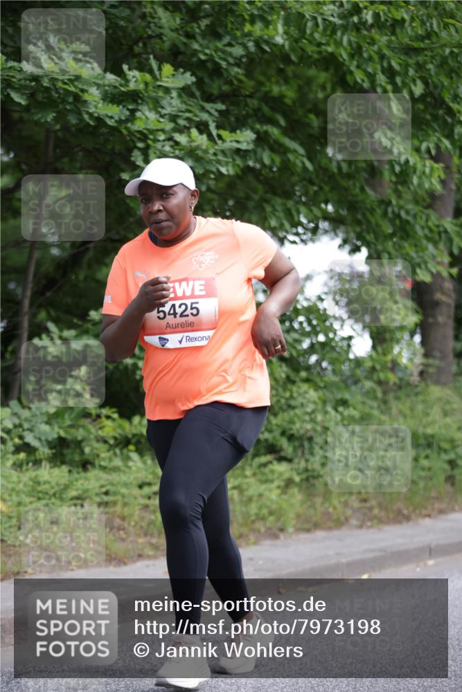 15.06.2025 - REWE Women's Run Jannik Wohlers http://msf.ph/oto/7973198 15.06.2025 10:07:53 Laufen 5425 meine-sportfotos.de