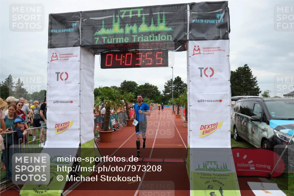 15.06.2025 - 7 Türme Triathlon Michael Strokosch http://msf.ph/oto/7973208 15.06.2025 14:03:55 Ziel 561 meine-sportfotos.de