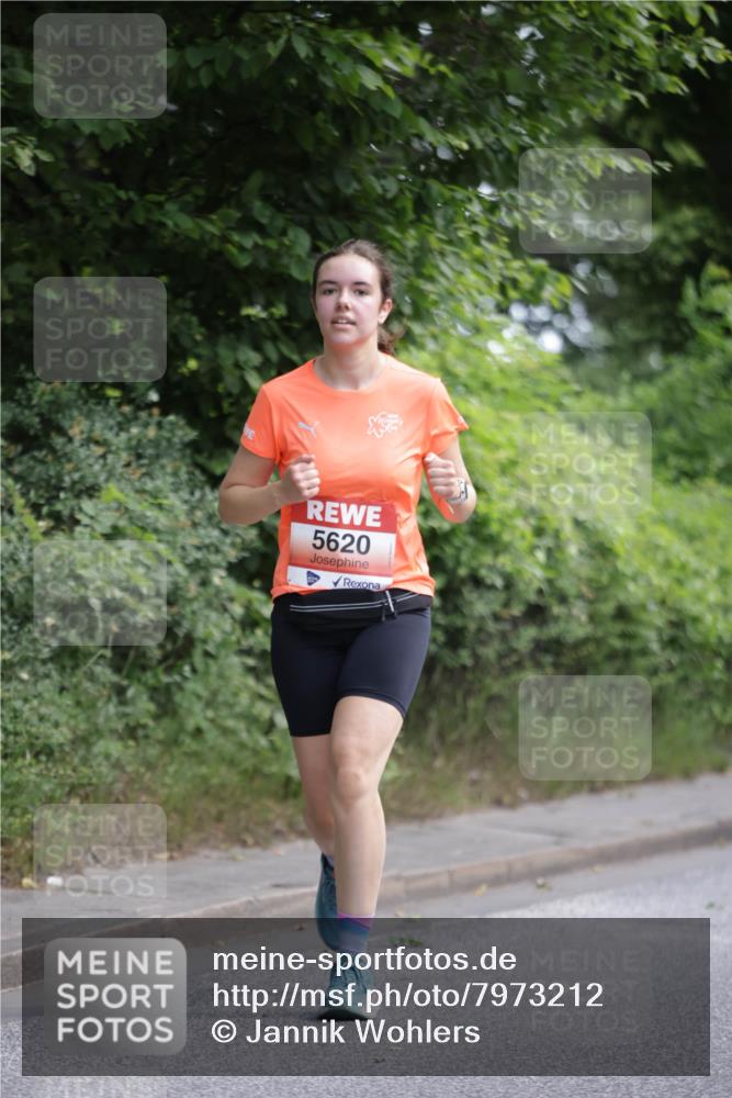 15.06.2025 - REWE Women's Run Jannik Wohlers http://msf.ph/oto/7973212 15.06.2025 10:07:56 Laufen 5620 meine-sportfotos.de