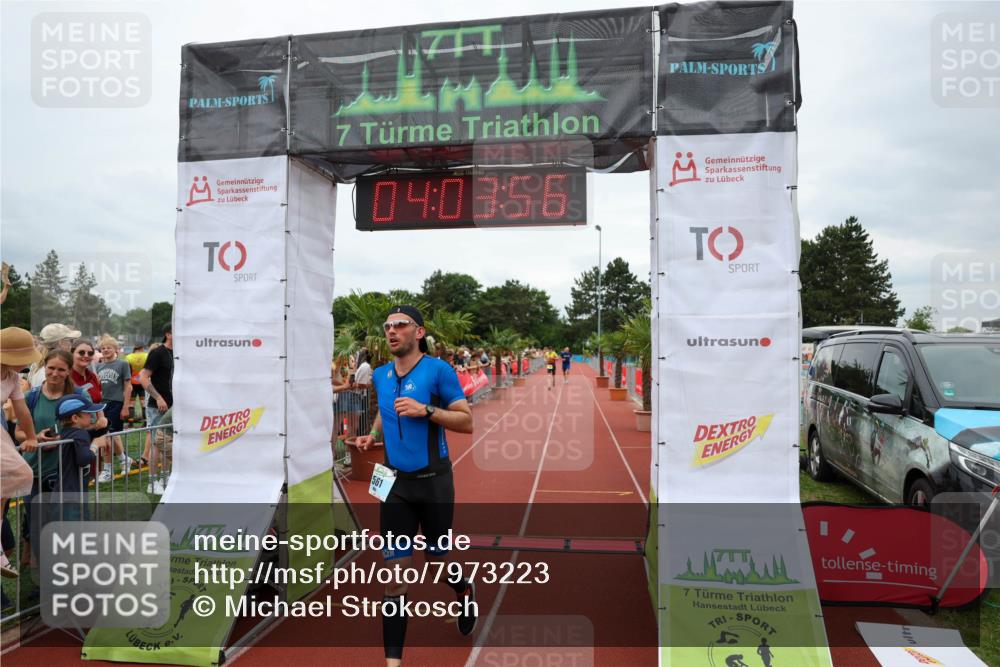 15.06.2025 - 7 Türme Triathlon Michael Strokosch http://msf.ph/oto/7973223 15.06.2025 14:03:56 Ziel 561 meine-sportfotos.de