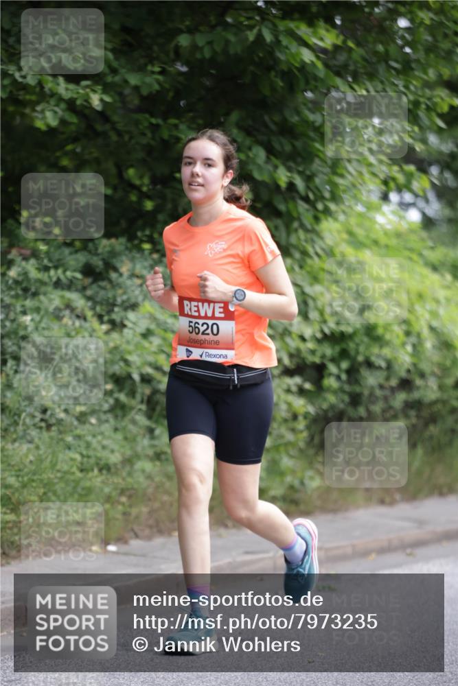 15.06.2025 - REWE Women's Run Jannik Wohlers http://msf.ph/oto/7973235 15.06.2025 10:07:57 Laufen 5620 meine-sportfotos.de