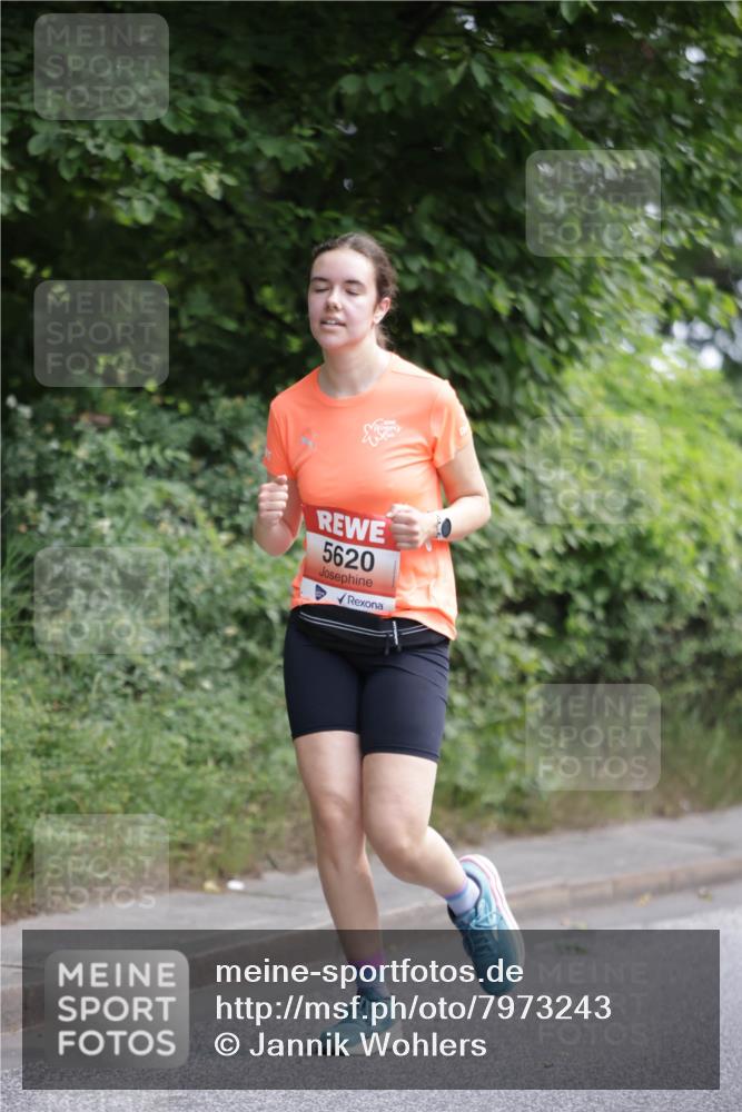 15.06.2025 - REWE Women's Run Jannik Wohlers http://msf.ph/oto/7973243 15.06.2025 10:07:57 Laufen 5620 meine-sportfotos.de