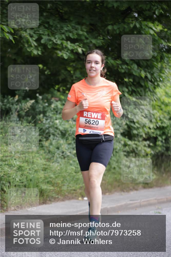 15.06.2025 - REWE Women's Run Jannik Wohlers http://msf.ph/oto/7973258 15.06.2025 10:07:57 Laufen 5620 meine-sportfotos.de