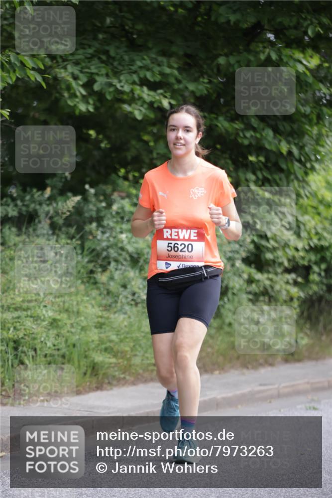 15.06.2025 - REWE Women's Run Jannik Wohlers http://msf.ph/oto/7973263 15.06.2025 10:07:57 Laufen 5620 meine-sportfotos.de