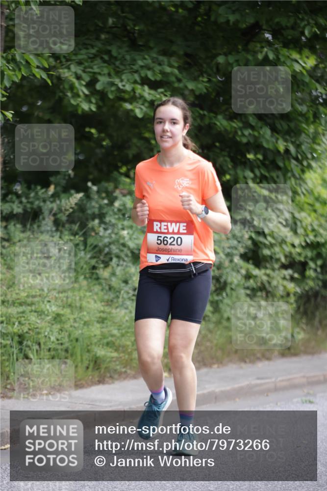 15.06.2025 - REWE Women's Run Jannik Wohlers http://msf.ph/oto/7973266 15.06.2025 10:07:57 Laufen 5620 meine-sportfotos.de