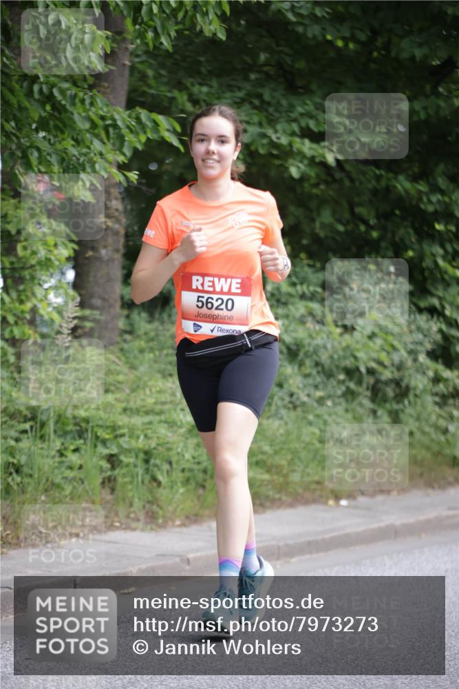 15.06.2025 - REWE Women's Run Jannik Wohlers http://msf.ph/oto/7973273 15.06.2025 10:07:58 Laufen 5620 meine-sportfotos.de