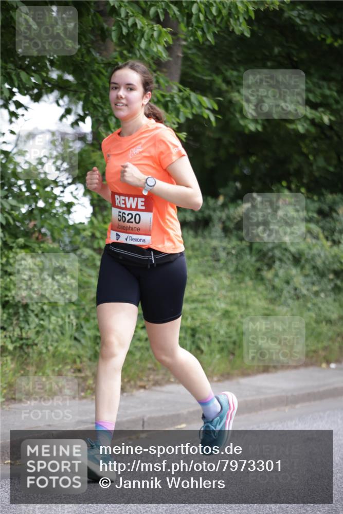15.06.2025 - REWE Women's Run Jannik Wohlers http://msf.ph/oto/7973301 15.06.2025 10:07:58 Laufen 5620 meine-sportfotos.de