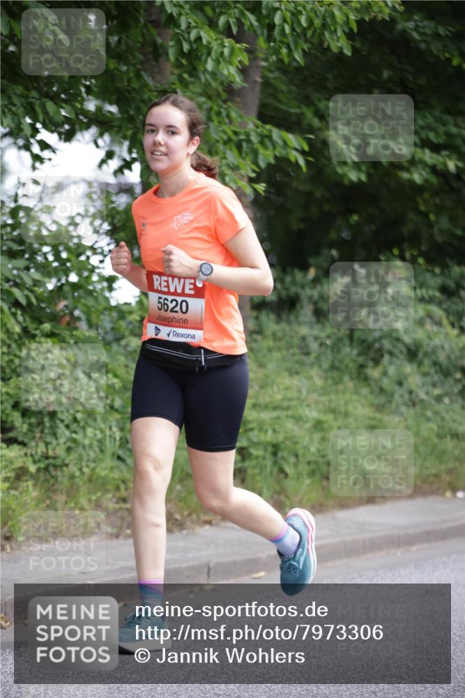 15.06.2025 - REWE Women's Run Jannik Wohlers http://msf.ph/oto/7973306 15.06.2025 10:07:58 Laufen 5620 meine-sportfotos.de