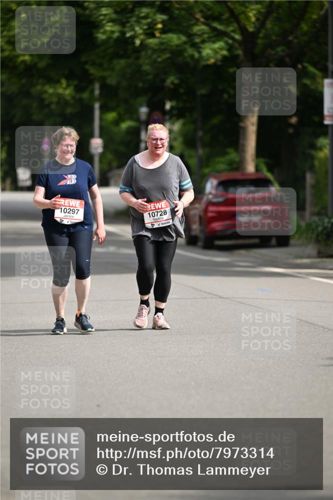 15.06.2025 - REWE Women's Run Dr. Thomas Lammeyer http://msf.ph/oto/7973314 15.06.2025 10:03:54 Laufen 10297, 10728 meine-sportfotos.de
