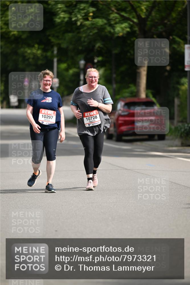 15.06.2025 - REWE Women's Run Dr. Thomas Lammeyer http://msf.ph/oto/7973321 15.06.2025 10:03:54 Laufen 10297, 10728 meine-sportfotos.de