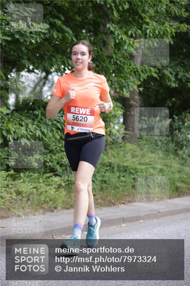 15.06.2025 - REWE Women's Run Jannik Wohlers http://msf.ph/oto/7973324 15.06.2025 10:07:59 Laufen 5620 meine-sportfotos.de