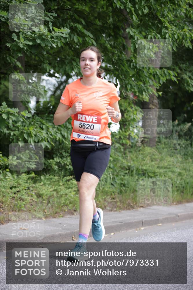 15.06.2025 - REWE Women's Run Jannik Wohlers http://msf.ph/oto/7973331 15.06.2025 10:07:59 Laufen 5620 meine-sportfotos.de