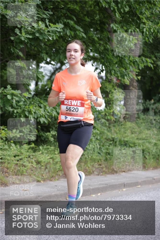 15.06.2025 - REWE Women's Run Jannik Wohlers http://msf.ph/oto/7973334 15.06.2025 10:07:59 Laufen 5620 meine-sportfotos.de