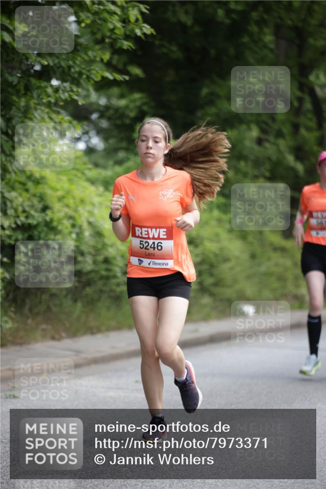 15.06.2025 - REWE Women's Run Jannik Wohlers http://msf.ph/oto/7973371 15.06.2025 10:08:02 Laufen 5246, 561 meine-sportfotos.de