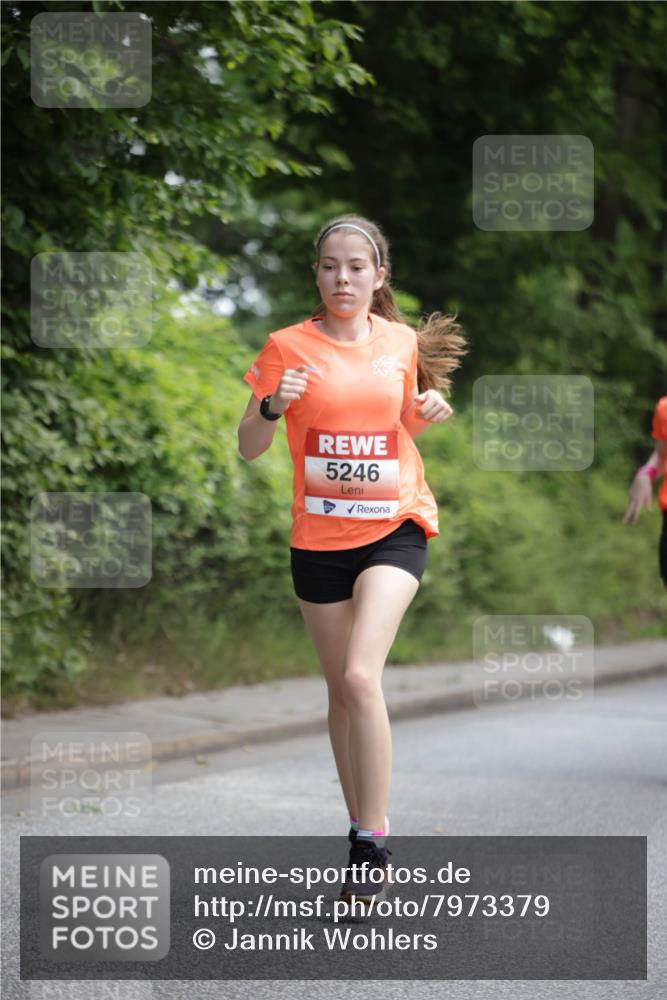 15.06.2025 - REWE Women's Run Jannik Wohlers http://msf.ph/oto/7973379 15.06.2025 10:08:02 Laufen 5246 meine-sportfotos.de