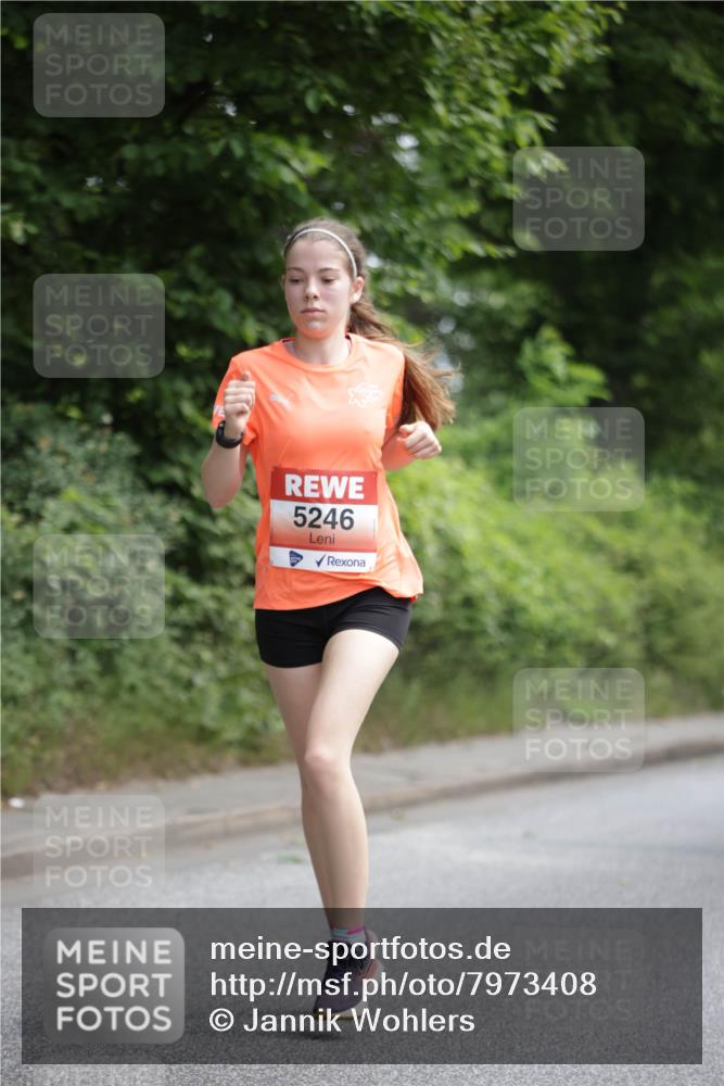 15.06.2025 - REWE Women's Run Jannik Wohlers http://msf.ph/oto/7973408 15.06.2025 10:08:03 Laufen 5246 meine-sportfotos.de