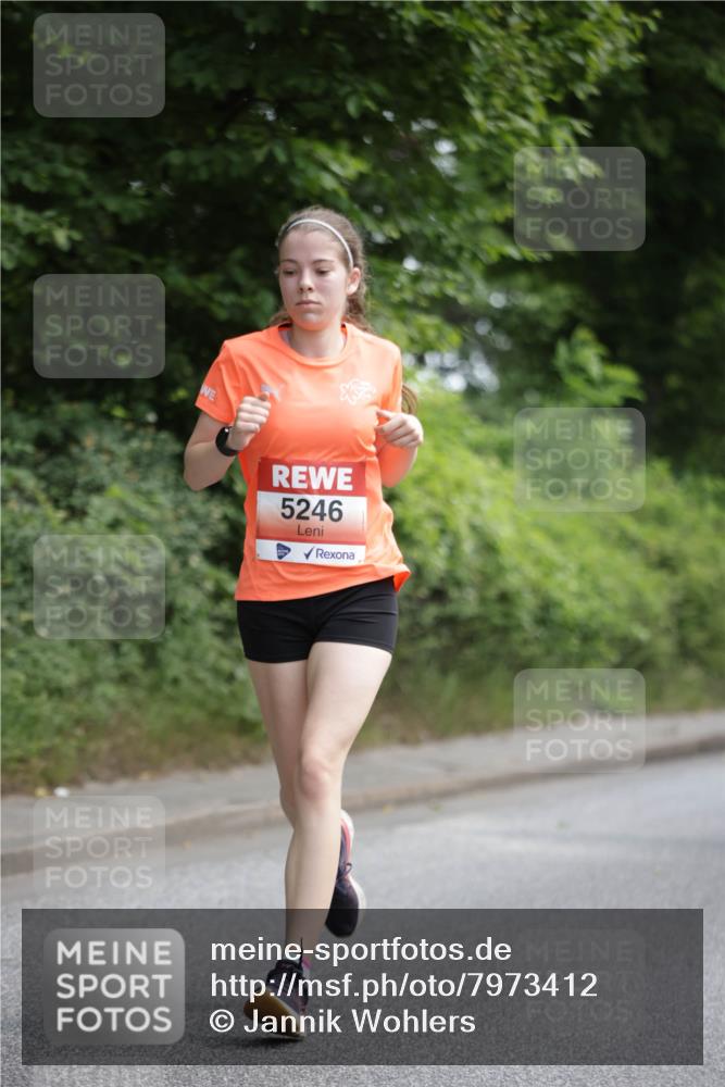 15.06.2025 - REWE Women's Run Jannik Wohlers http://msf.ph/oto/7973412 15.06.2025 10:08:03 Laufen 5246 meine-sportfotos.de