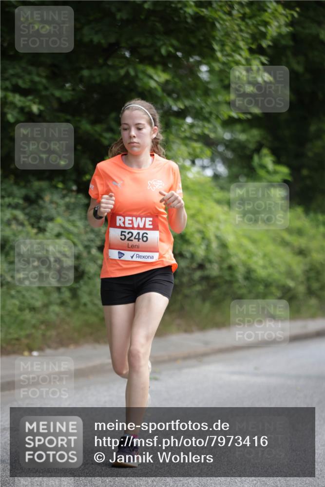 15.06.2025 - REWE Women's Run Jannik Wohlers http://msf.ph/oto/7973416 15.06.2025 10:08:03 Laufen 5246 meine-sportfotos.de